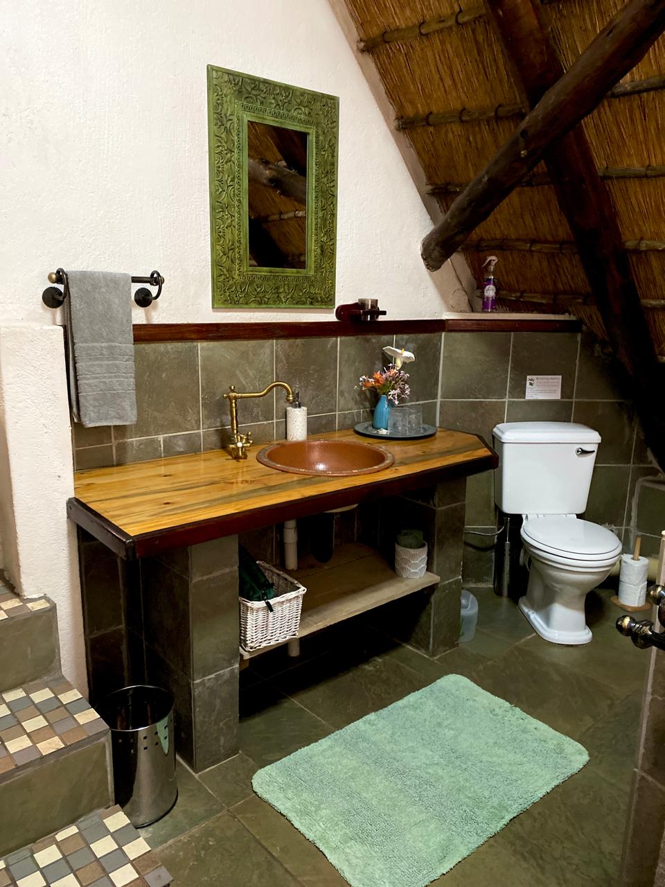 Ingwe cabin bathroom basin